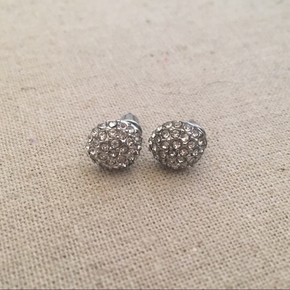 Crystal dome studs